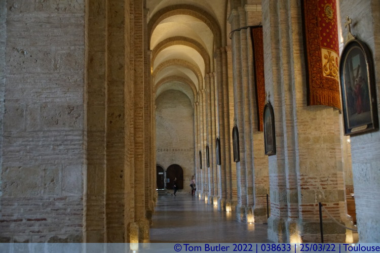Photo ID: 038633, Inside the Basilica, Toulouse, France