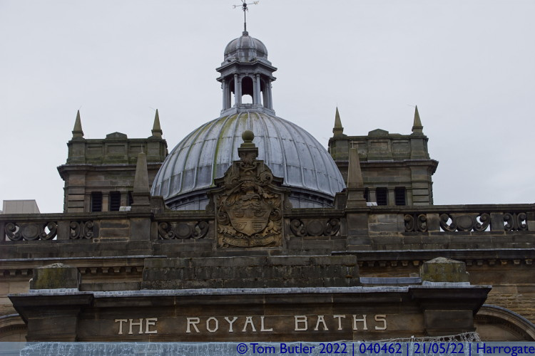Photo ID: 040462, Dome and coat of arms, Harrogate, England