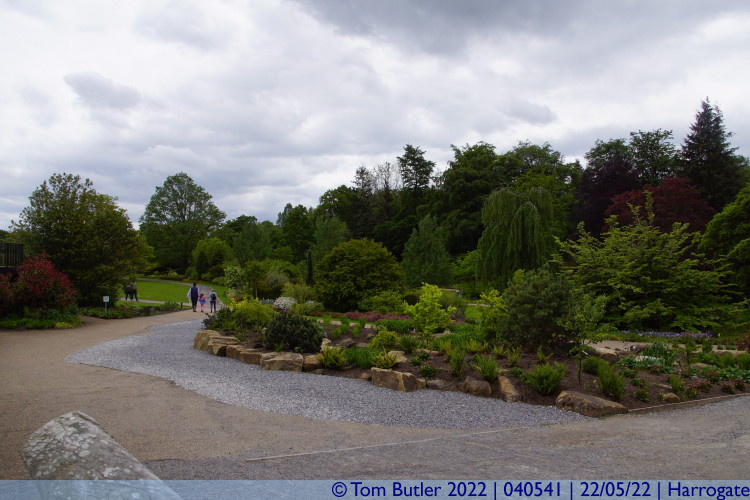 Photo ID: 040541, Entering the gardens, Harrogate, England