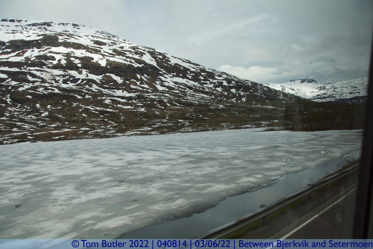 Photo ID: 040814, Frozen lake, Between Bjerkvik and Setermoen, Norway