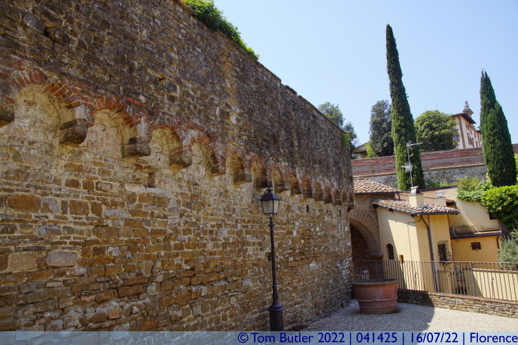 Photo ID: 041425, Outer walls of the garden, Florence, Italy