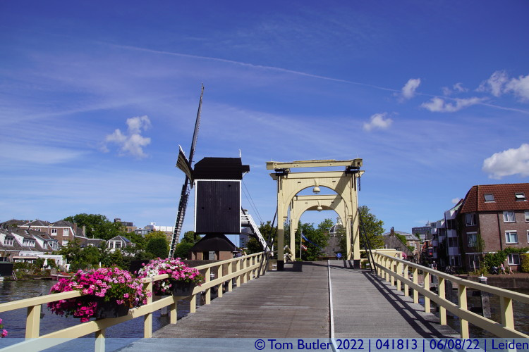 Photo ID: 041813, On the Rembrandtbrug, Leiden, Netherlands