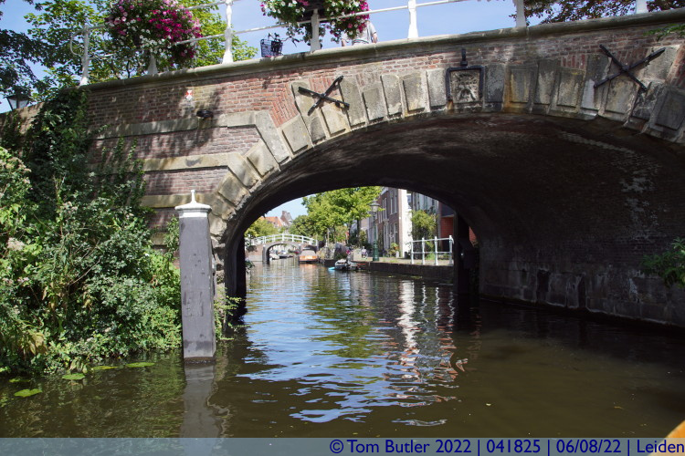 Photo ID: 041825, Turning into the Vliet , Leiden, Netherlands