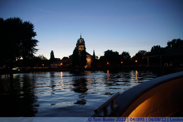 Photo ID: 041895, Approaching the Zijlpoort, Leiden, Netherlands