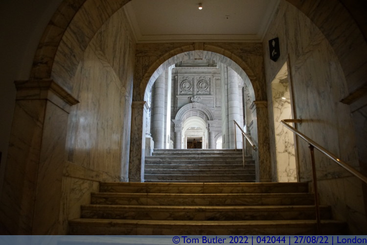 Photo ID: 042044, Stairs up to the main entrance, London, England