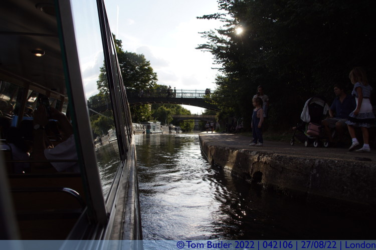 Photo ID: 042106, On Regents Canal, London, England