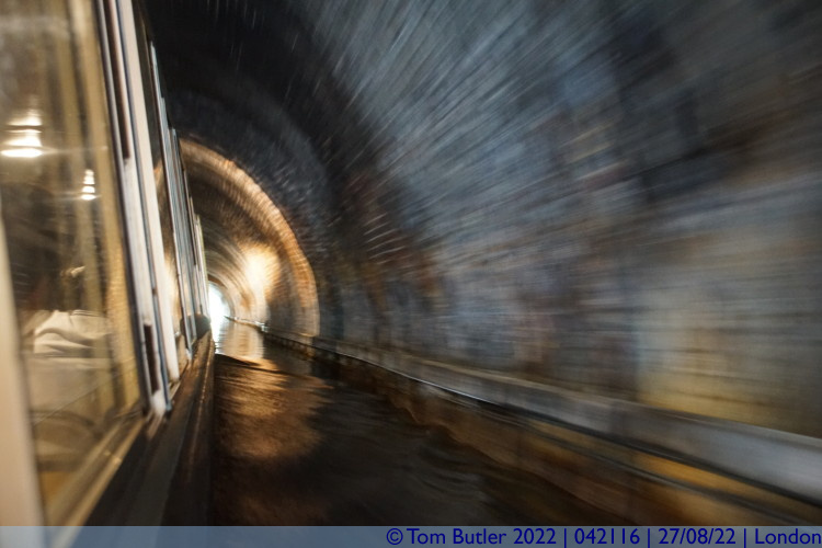 Photo ID: 042116, Inside the tunnel, London, England