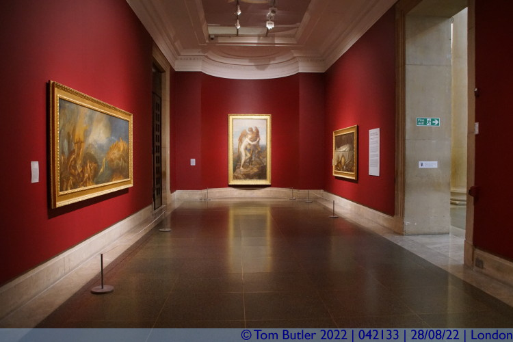 Photo ID: 042133, Inside Tate Britain, London, England