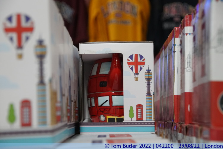 Photo ID: 042200, A souvenir from London, London, England