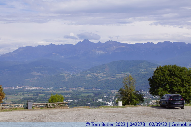 Photo ID: 042278, Looking across to the Belledonne, Grenoble, France
