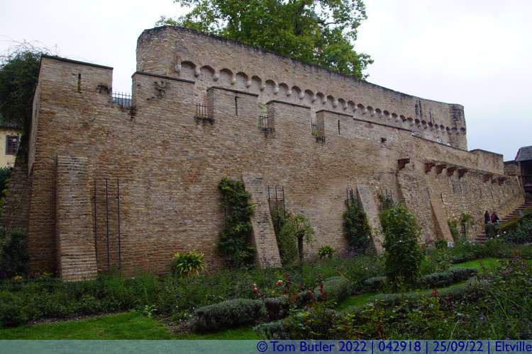 Photo ID: 042918, Walls of the castle, Eltville, Germany