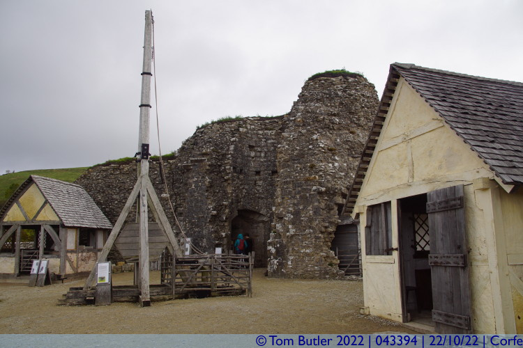 Photo ID: 043394, Gatehouse buildings, Corfe, England