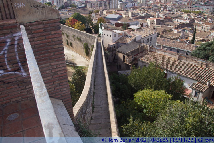 Photo ID: 043685, Walls from the top of Torre del General Peralta, Girona, Spain