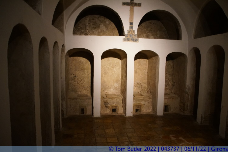 Photo ID: 043737, Capuchin crypt, Girona, Spain