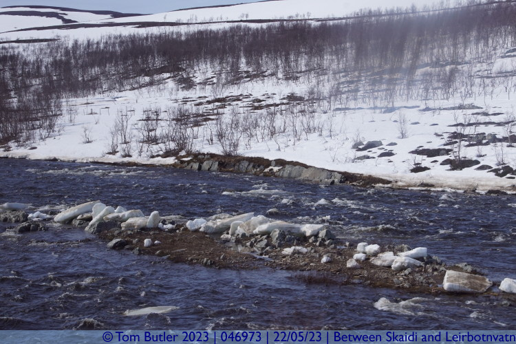 Photo ID: 046973, Blocks of ice in the Goahtemuorjohka, Between Skaidi and Leirbotnvatn, Norway