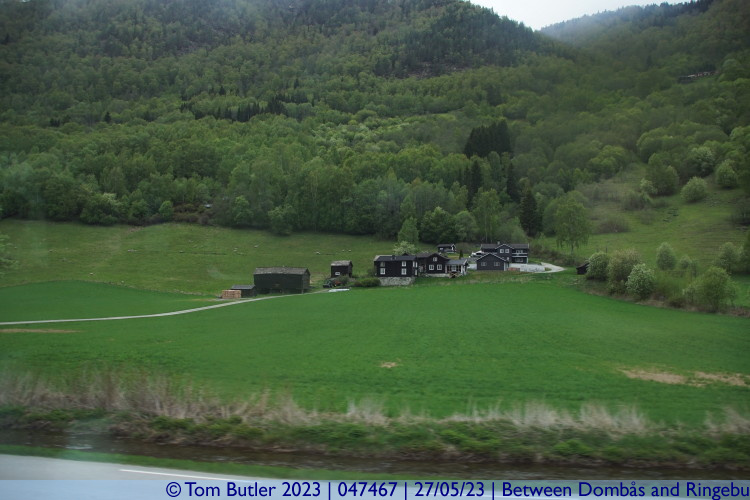 Photo ID: 047467, Farm, Between Dombs and Ringebu, Norway