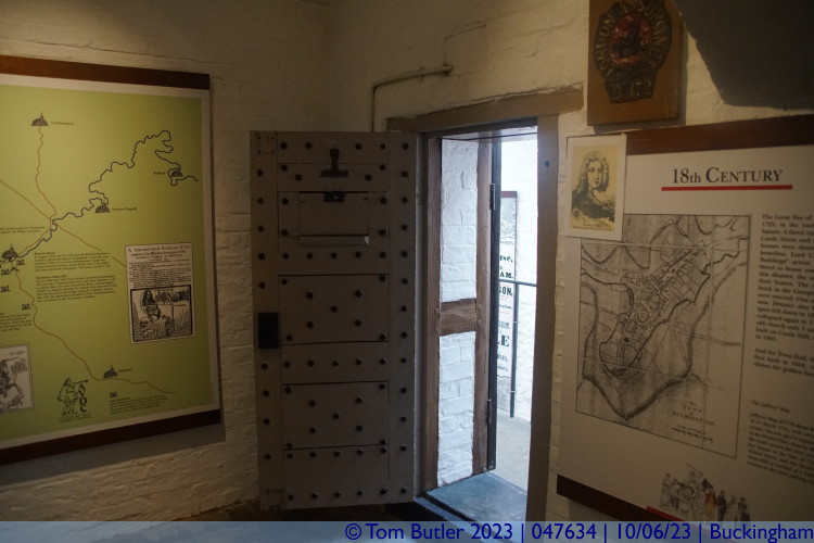 Photo ID: 047634, Inside a cell, Buckingham, England