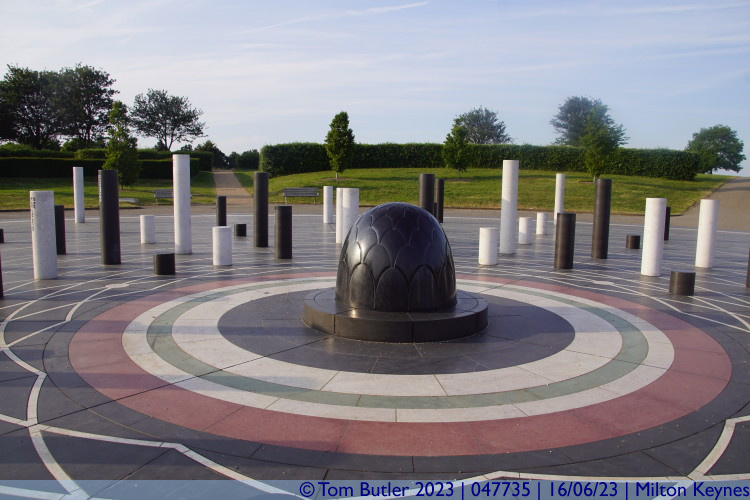 Photo ID: 047735, The city's cenotaph, Milton Keynes, England