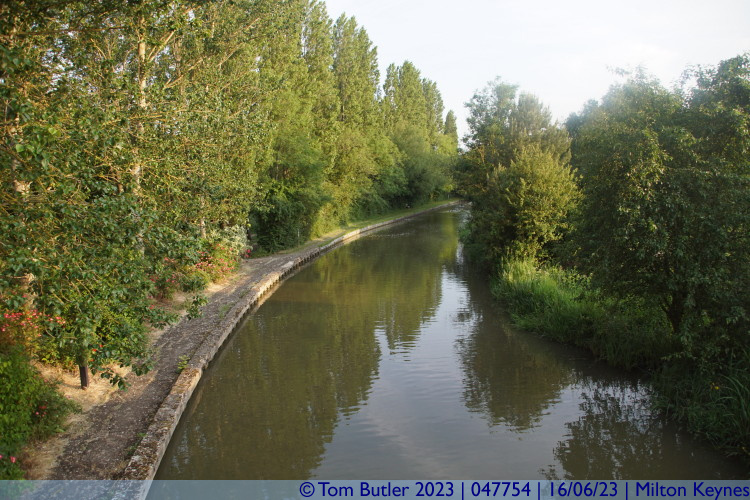 Photo ID: 047754, Over the Grand Union Canal, Milton Keynes, England