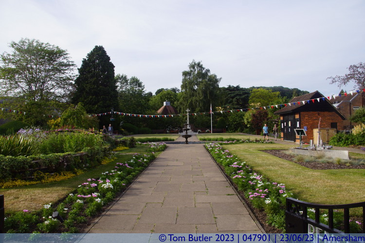 Photo ID: 047901, Looking down the memorial gardens, Amersham, England