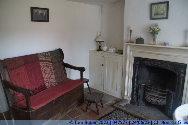 Photo ID: 047977, Victorian downstairs, Chalfont St Giles, England