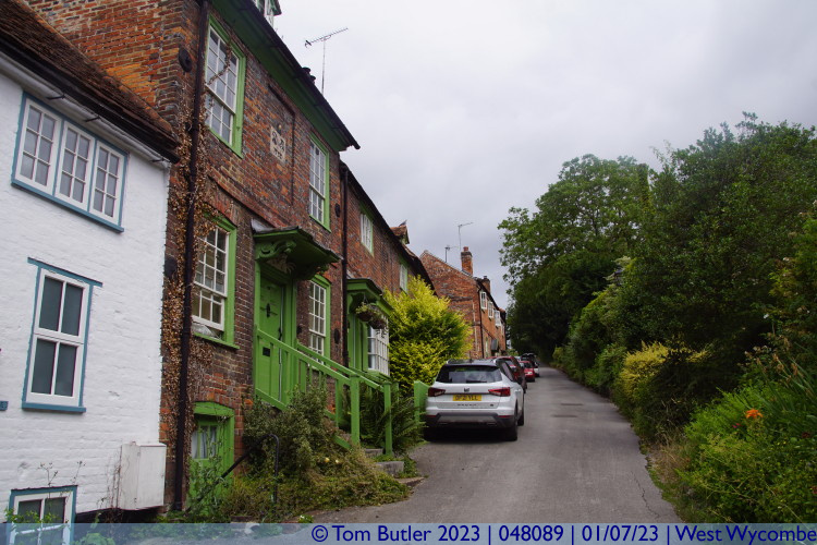 Photo ID: 048089, Looking up Church Lane, West Wycombe, England