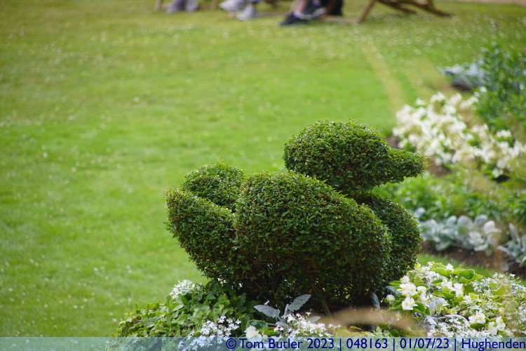 Photo ID: 048163, Topiary duck, Hughenden, England