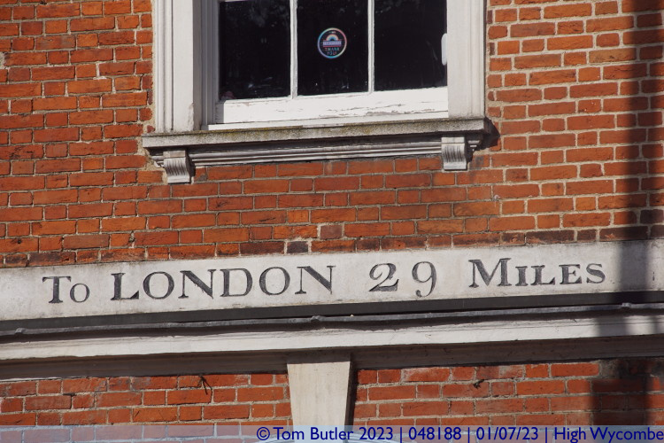 Photo ID: 048188, Distance to London, High Wycombe, England
