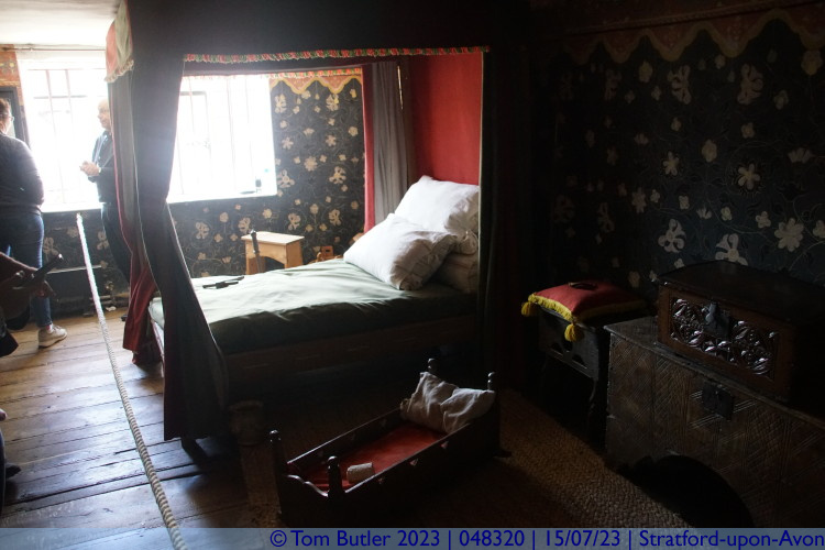 Photo ID: 048320, William's parents bedroom, Stratford-upon-Avon, England