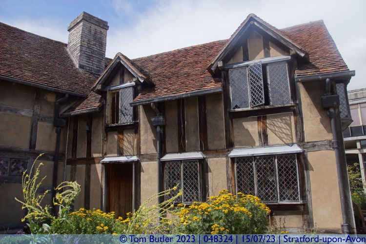 Photo ID: 048324, Outside Shakespeare's Birthplace, Stratford-upon-Avon, England