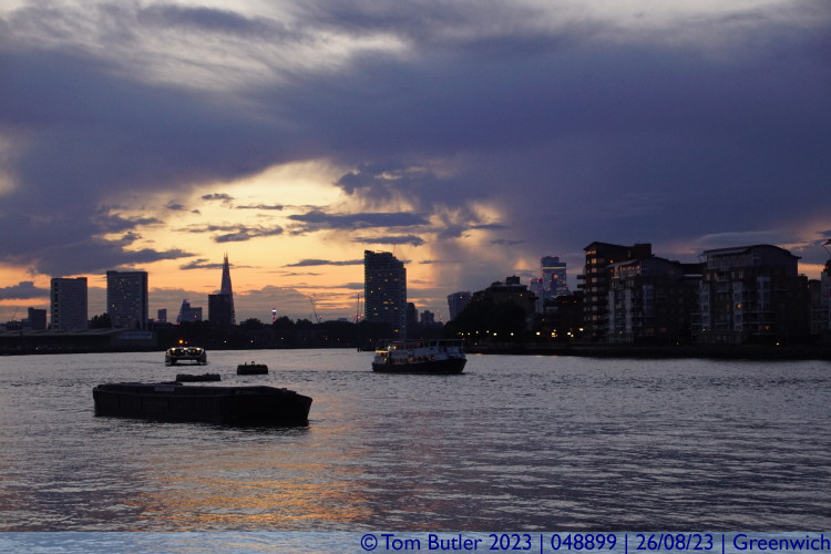 Photo ID: 048899, Sunset over the Thames, Greenwich, England