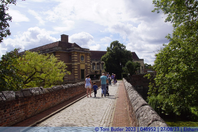 Photo ID: 048952, Approaching the palace, Eltham, England