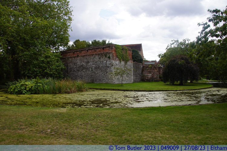 Photo ID: 049009, Moat and medieval walls, Eltham, England