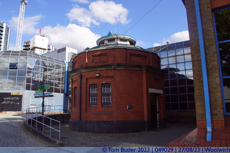 Photo ID: 049029, Southern portal to the Woolwich foot tunnel, Woolwich, England