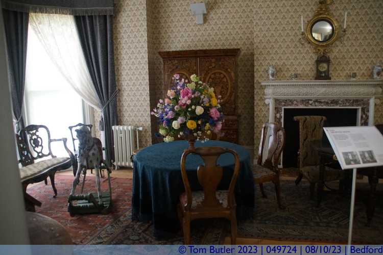 Photo ID: 049724, Higgins Sitting room, Bedford, England