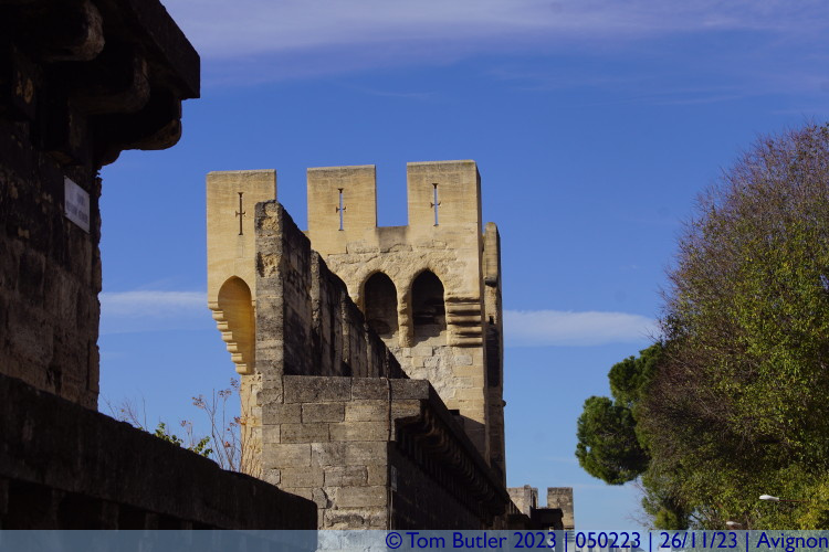 Photo ID: 050223, Walls and modern hole, Avignon, France