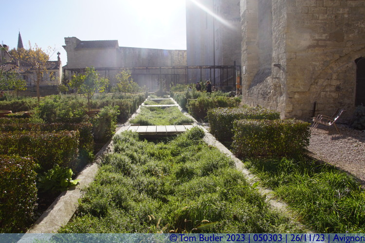 Photo ID: 050303, In the Papal gardens, Avignon, France