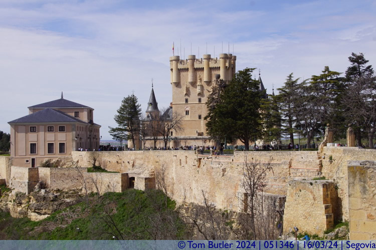 Photo ID: 051346, Walls and Alczar, Segovia, Spain