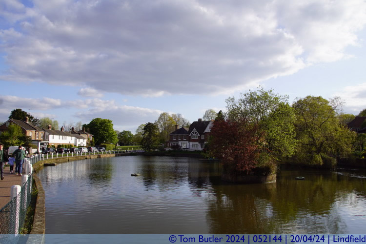 Photo ID: 052144, Lindfield Village Pond, Lindfield, England