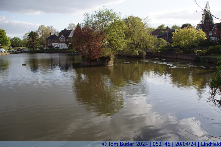 Photo ID: 052146, View across the pond, Lindfield, England