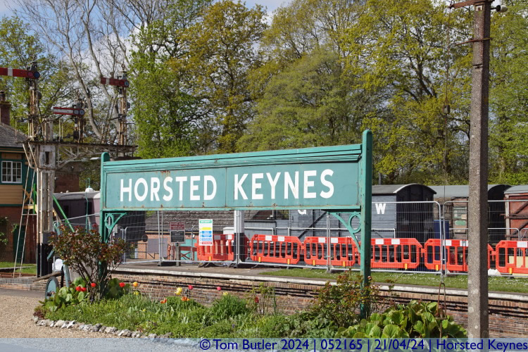 Photo ID: 052165, Running in board, Horsted Keynes, England