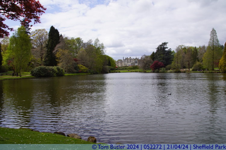 Photo ID: 052272, Ten foot pond and Sheffield Park House, Sheffield Park, England