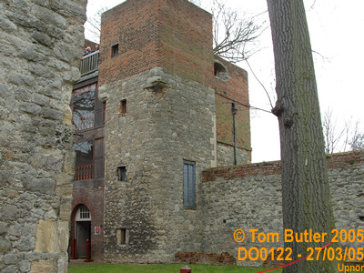 Photo ID: do0122, The back of the entrance tower to Upnor Castle, Upnor, Kent