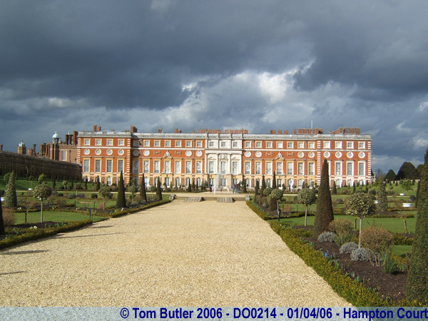 Photo ID: do0214, The back of the Georgian Palace, Hampton Court, London