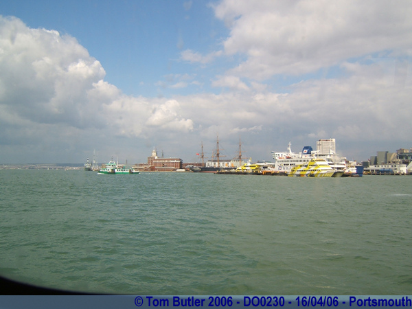 Photo ID: do0230, Portsmouth harbour on a busy Sunday, Portsmouth, Hampshire