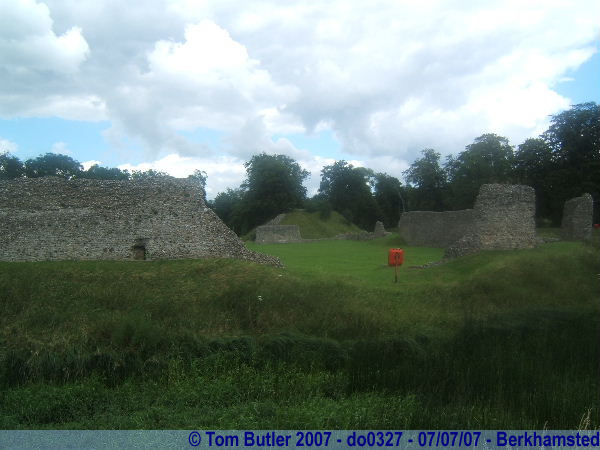 Photo ID: do0327, In the ruins of the castle, Berkhamsted, Hertfordshire