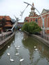 Photo ID: 000116, Swans and Art on the River Witham (34Kb)