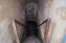 Photo ID: 016712, Descending into a tomb (96Kb)