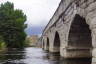 Photo ID: 048413, Looking along Clopton Bridge (163Kb)