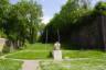 Photo ID: 057745, Access up into the fort past the memorial (227Kb)